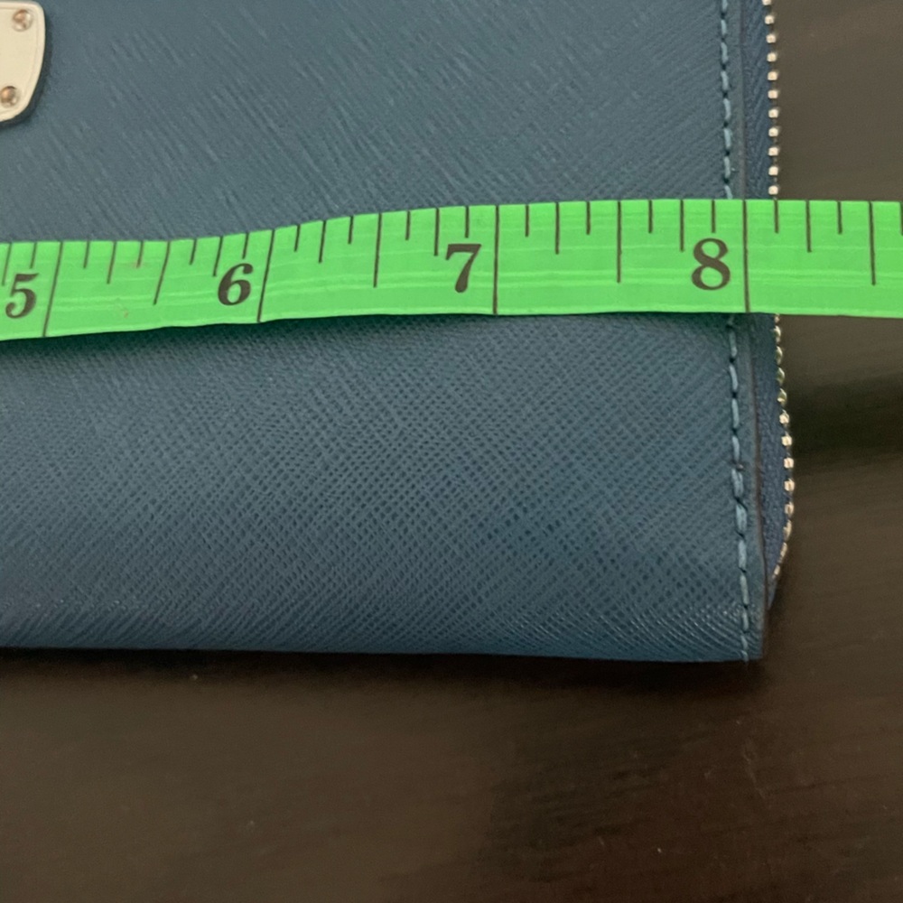 Michael Kors -Blue Leather Wallet large capacity will hold a phone! - Picture 10 of 13